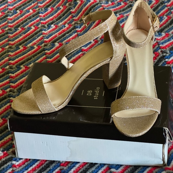 DB Studio Arya gold shoes - Picture 4 of 12